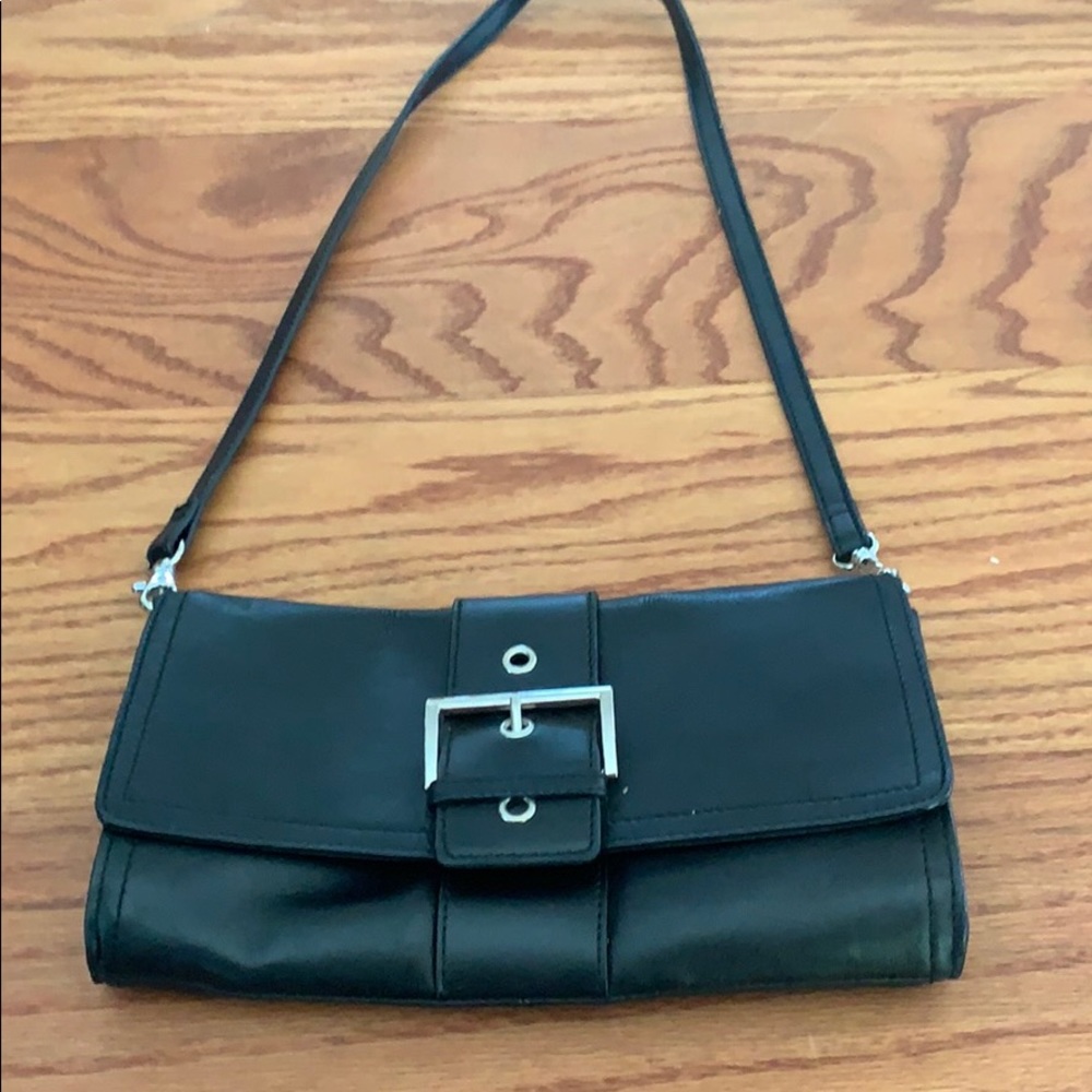 Rolfs’ genuine leather purse.